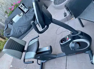 HealthRider H30X recumbent exercise bike in excellent condition. Very lightly used, clean and works...