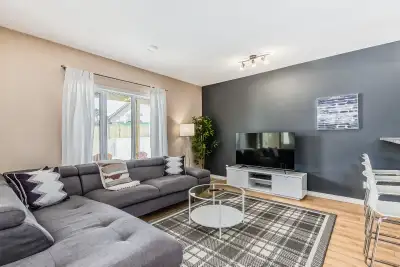 3BR Suite By Henday and Whitmud drive, Near Acheson, River cree and WEM-great location, facing big b...