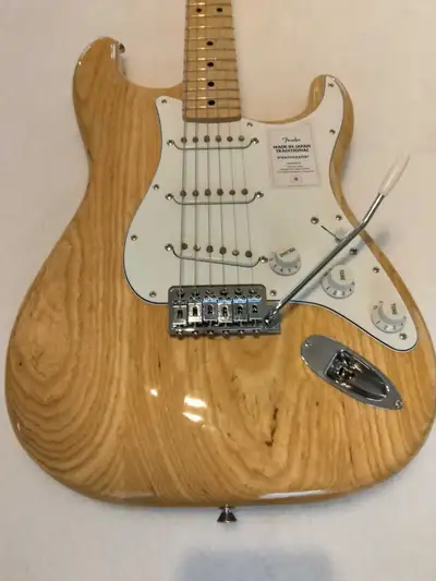 fender stratocaster japan in Guitars in Canada | Kijiji Marketplaces