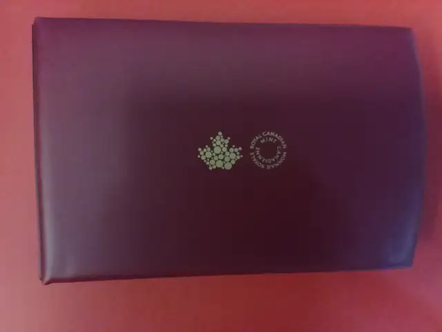 Royal Canadian Mint Coin Set 2018 Specimen Set Burrowing Owl in Arts & Collectibles in Mississauga / Peel Region - Image 2