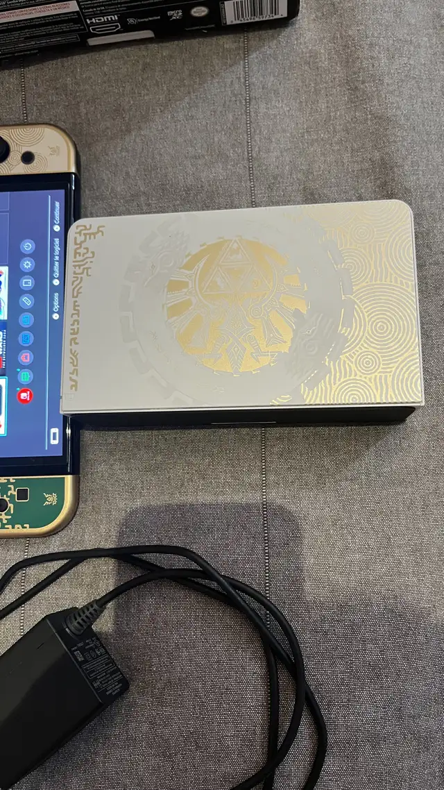 Nintendo swicht oled  in Nintendo Switch in Longueuil / South Shore - Image 3