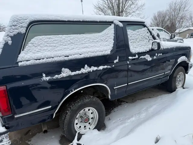1992 ford bronco in Classic Cars in St. Catharines - Image 10