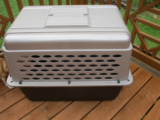 LARGE Size Pet Carrier--Like New! in Accessories in New Glasgow - Image 2