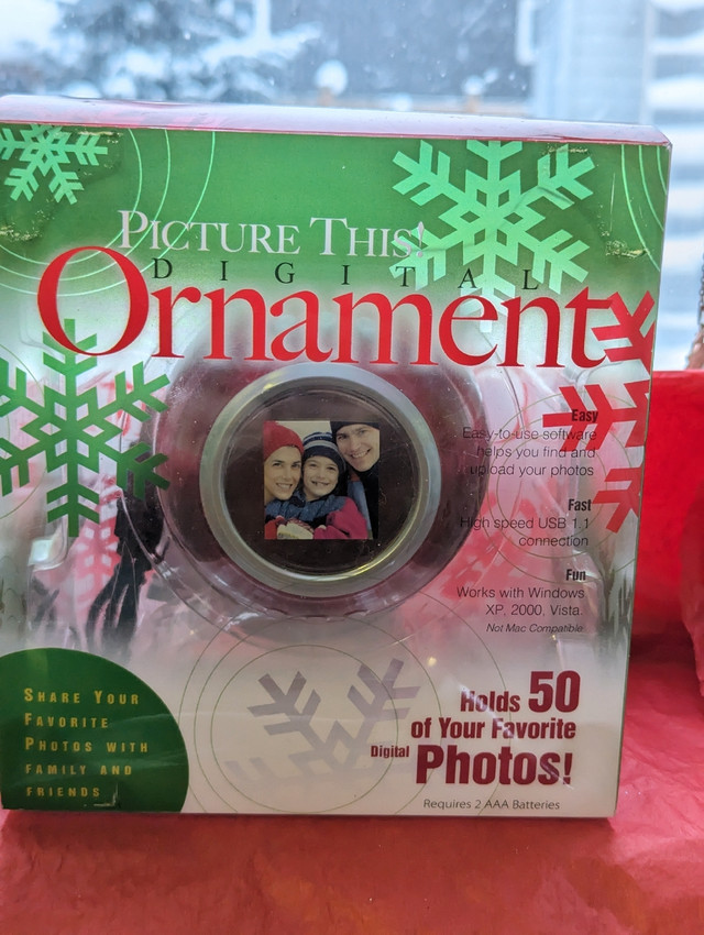 New digital photo ornament in Cameras & Camcorders in Cranbrook
