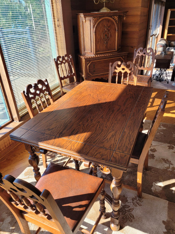 Oak Antique Dining Room Suite in Dining Tables & Sets in Victoria