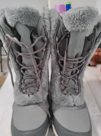 Mountain warehouse winter boots.Size UK -9,  US- 11, EUR-42