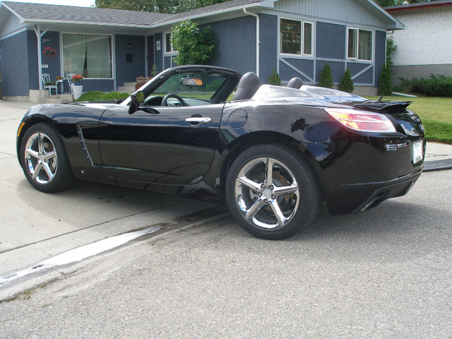 2009 Saturn Sky Red Line in Cars & Trucks in Calgary - Image 2