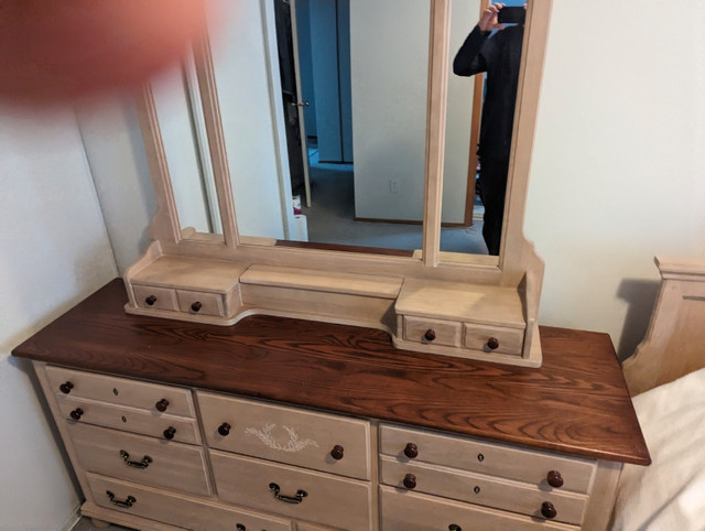 Solid Oak Dresser Mirror (Made in Canada) in Dressers & Wardrobes in Edmonton - Image 3