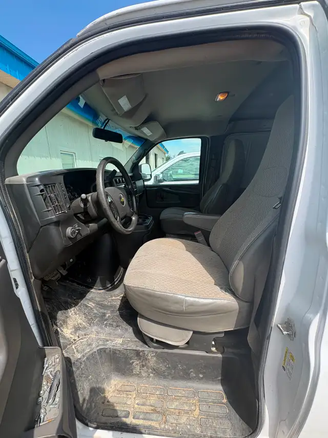 2015 Chev Express Cargo Van Ext504926047337850883