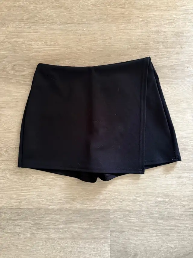 women’s shorts in Women's - Bottoms in Oakville / Halton Region - Image 7