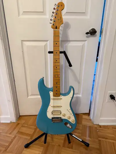 Fender Stratocaster Player 2 , View more