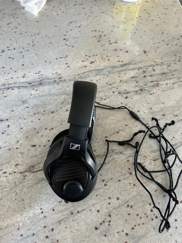 Senheiser X Drop PC37X gaming headset in Speakers, Headsets & Mics in Ottawa - Image 3