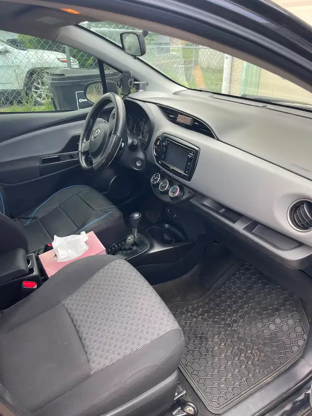 2015 Toyota Yaris LE in Cars & Trucks in Edmonton - Image 5