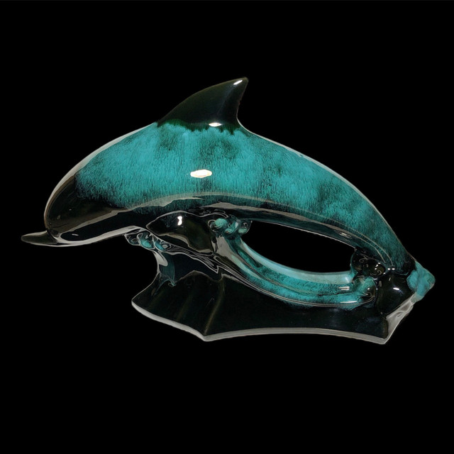 Large BMP Blue Mountain Art Pottery Turquoise Black Dolphin Mint in Arts & Collectibles in Hamilton - Image 3