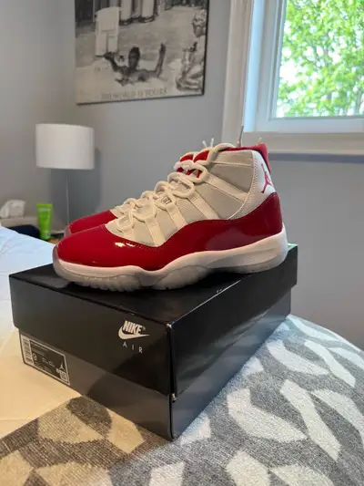 Jordan 11 cherry size 9, View more
