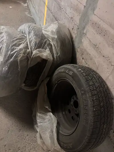 Pneus d’été en bonne état 215 65 R16