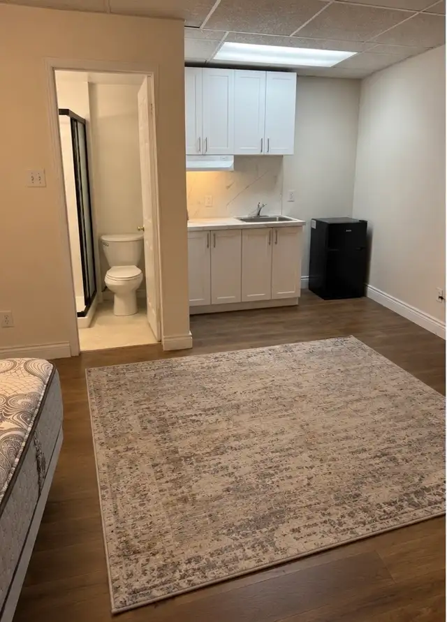 Furnished Private Studio for Rent – Bathurst & Steeles