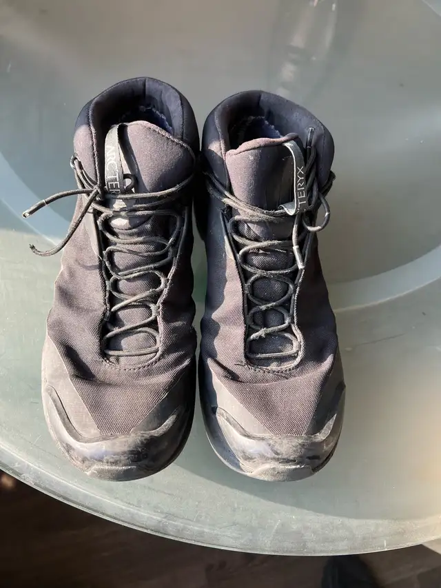 ARCTERYX AERIOS FL GoreTex waterproof boots 8 mens