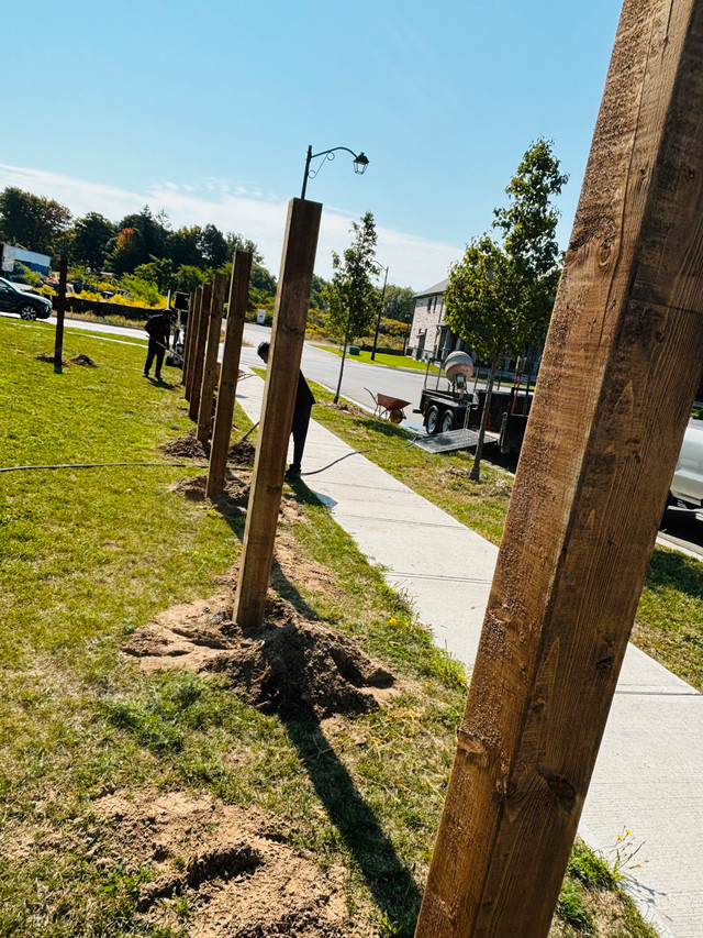 post hole digger in Decks & Fences in City of Toronto - Image 3