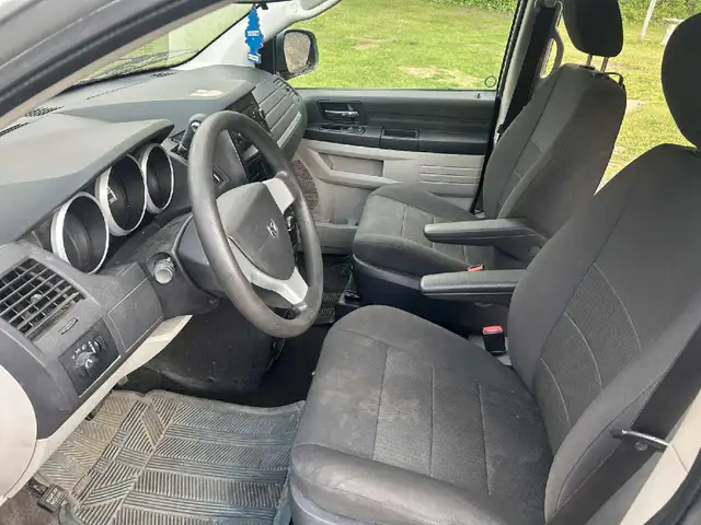 2009 Dodge Caravan (PARTS CAR) in Cars & Trucks in Muskoka - Image 7