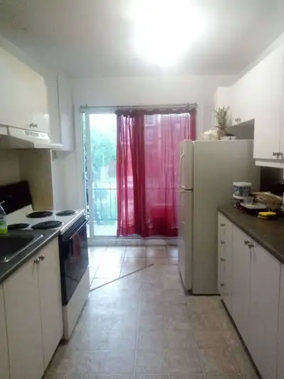 Nice bedroom for rent, near Metro Joliette