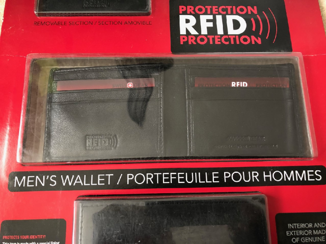 Brand New Swiss Gear Men&amp;#39;s Wallet in Men's in Calgary - Image 4