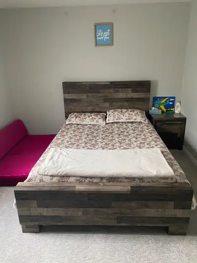 Hi i am offering a room for rent in a small family house(females only)