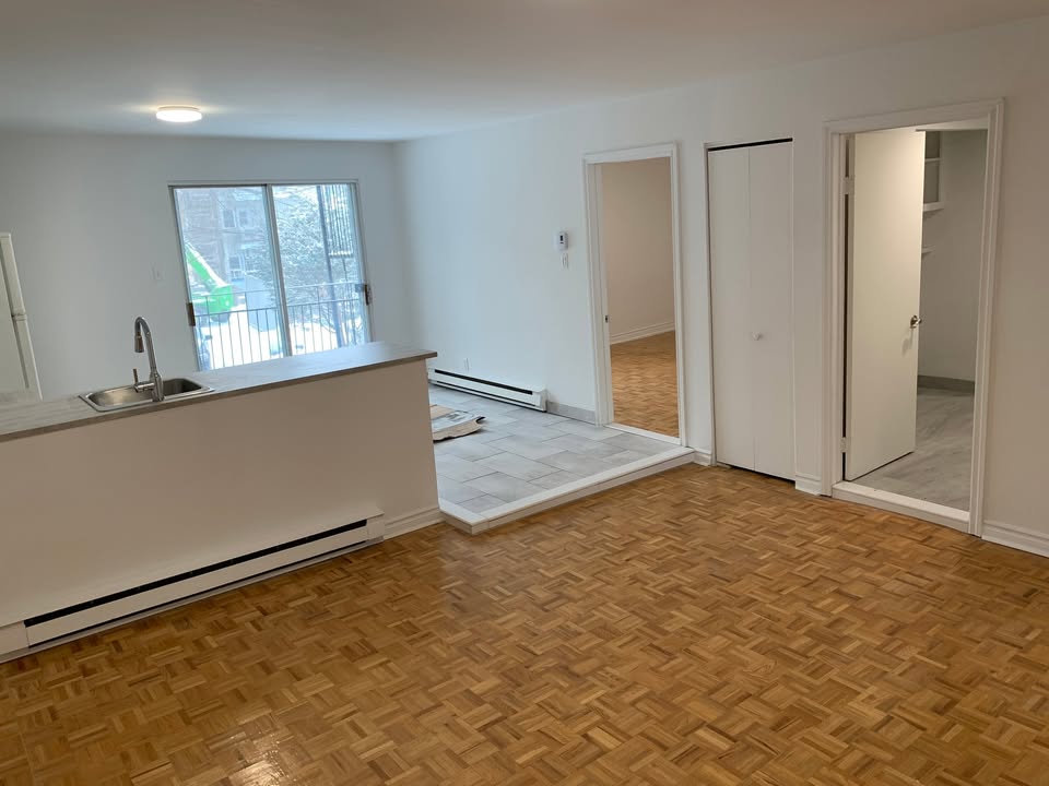 Très grand, rénové, 5 ½, près McGill, parc Baldwin et Lafontaine — photo 2