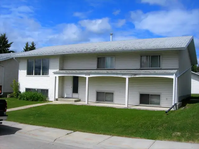 Fully furnished 3-bedroom w/ Garage for rent in Drayton Valley