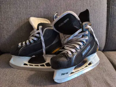 Youth Bauer Supreme hockey skates, View more
