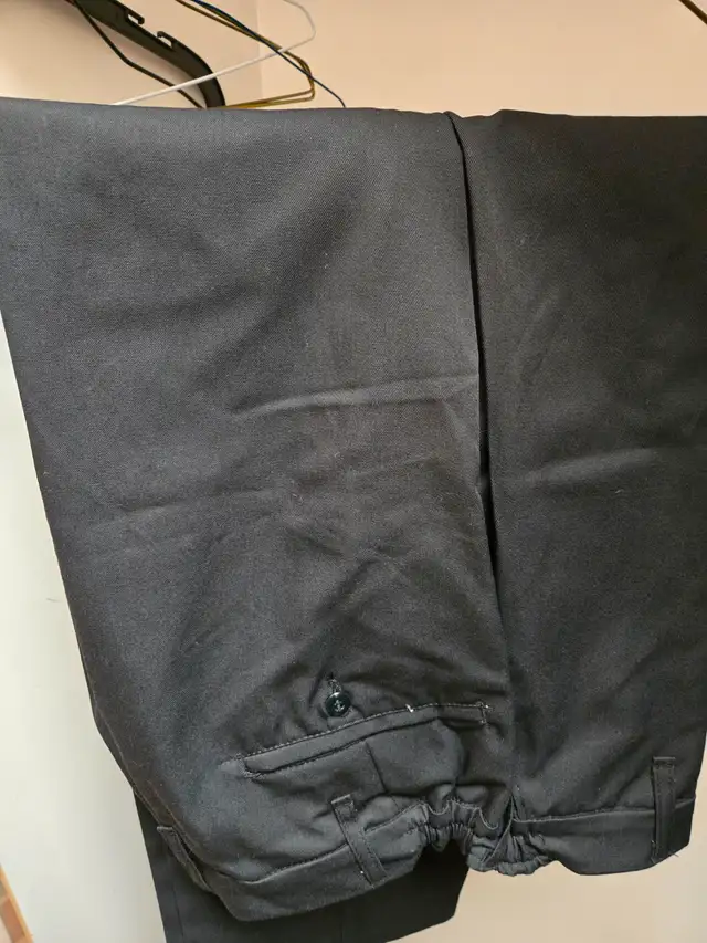 Work pants in Men's in Kingston - Image 2