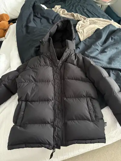 aritzia super puff, View more