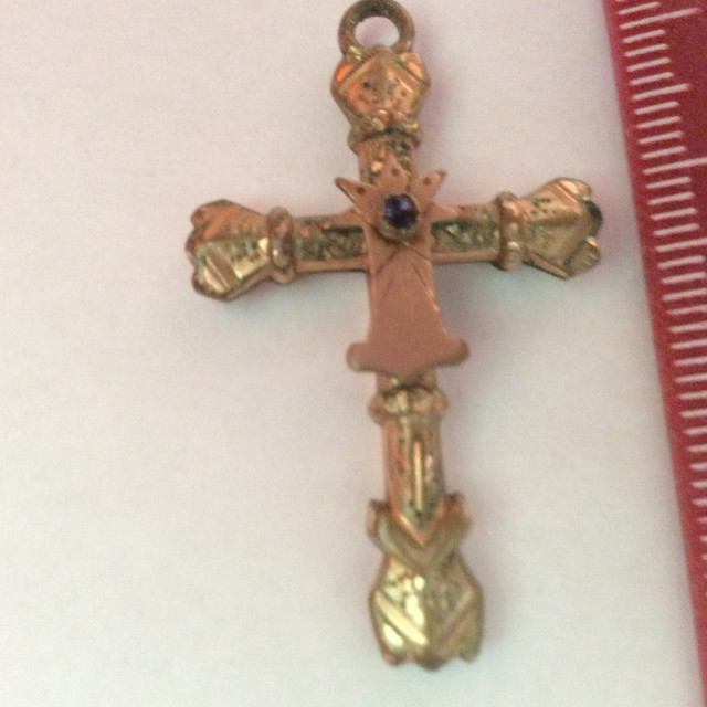 Pendentif- Une croix dans Bijoux et montres  à Longueuil/Rive Sud