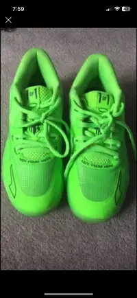 Melo basketball shoes size 8.5