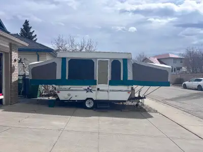Gently used 10 foot tent trailer 3-way fridge, heater Three sleeping areas king, queen and double Pr...