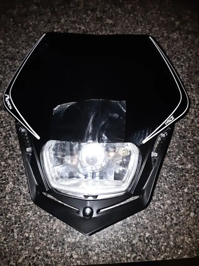 Plaque phare moto in Dirt Bikes & Motocross in Laval / North Shore - Image 6