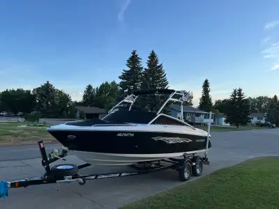 Bowrider with Tower Excellent used condition 350 Mag Bravo III Mercruiser 2.20 (300HP) 238 Hours Mor...