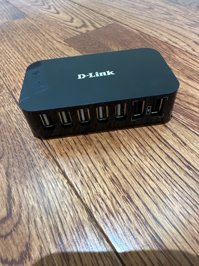 D-Link USB hub  in Cables & Connectors in Oshawa / Durham Region