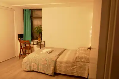 Short-Term Rental – Downtown Toronto (Female Tenant Only)