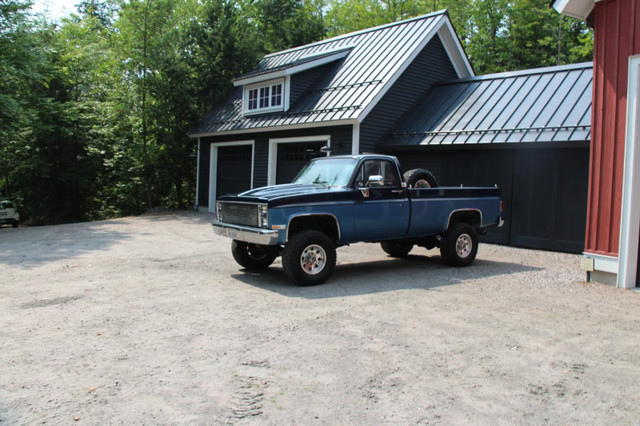 Square body Chevrolet pickup in Cars & Trucks in City of Toronto - Image 4