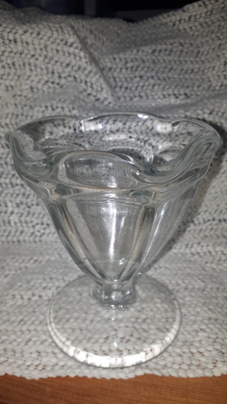4 - Glass Pedestal Ice Cream / Dessert  Cups in Kitchen & Dining Wares in Norfolk County - Image 2