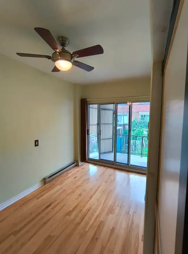 Grand 6-1/2 sur 2 étages, 2 salles de bain dans Parc-Extention in Long Term Rentals in City of Montréal - Image 3