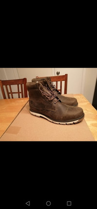 Timberland boots (Military Green, Brand new) ) 