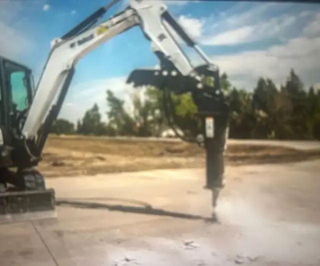 HYDRAULIC BREAKER, BOBCAT MN: HB880 in Heavy Equipment Parts & Accessories in Regina - Image 2