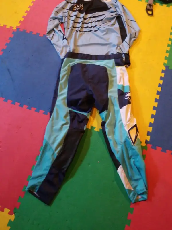 Klim XC Lite pants 34 SVN motox jersey medium in Other in Barrie - Image 4