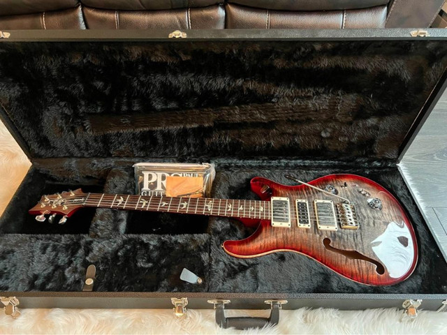 PRS Special 22 Semi Hollow LTD in Guitars in Vancouver - Image 2