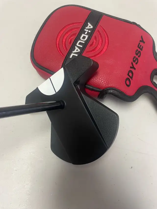 MRH Odyssey Square2Square 1/2 ball Dual Ai Max 33” putter in Golf in Kawartha Lakes - Image 5