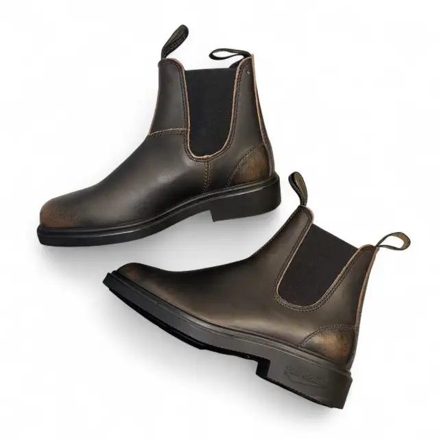 Blundstone Dress Boots  in Women's - Shoes in City of Toronto - Image 2