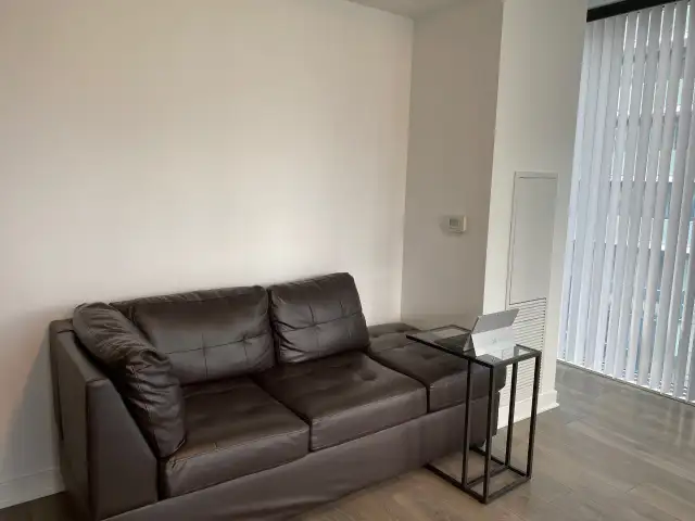 Female only - share a condo at College/Yonge all inclusive63236139029633124