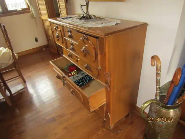 Antique hutch 1800;s Beechwood? in Hutches & Display Cabinets in Oakville / Halton Region - Image 4